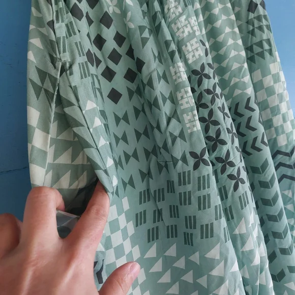 Patterned Green Pants - Picture 3 of 4